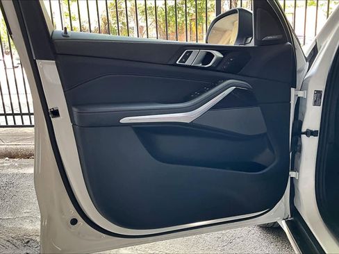 Used 2024 BMW X5 sDrive40i w/ Premium Package image 21