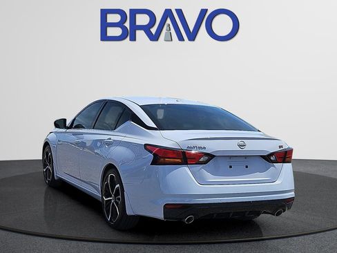 Used 2024 Nissan Altima 2.5 SR w/ SR Premium Package FWD image 5