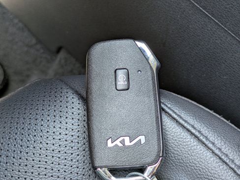 Certified 2025 Kia Sportage EX FWD image 29