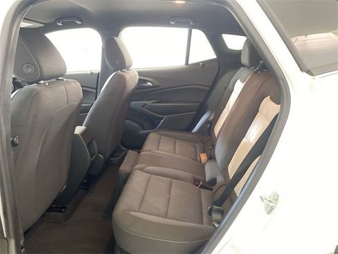 Used 2024 Chevrolet Trax RS image 28