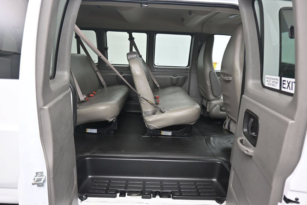 Used 2023 Chevrolet Express 3500 LS RWD image 27