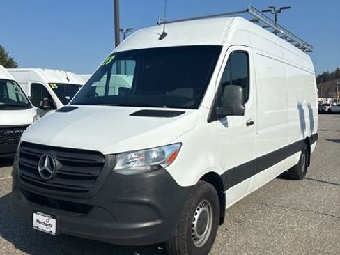 Used 2021 Mercedes-Benz Sprinter 2500 image 3