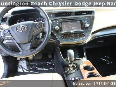 Used 2016 Toyota Avalon XLE Premium image 12