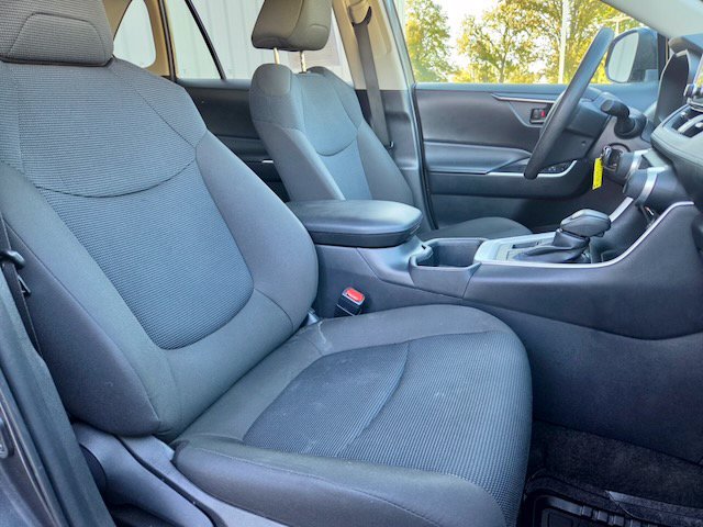 Used 2025 Toyota RAV4 LE AWD/4WD image 9