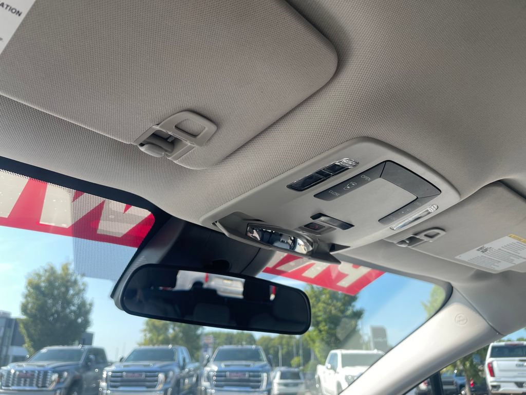 Used 2025 Toyota Sienna LE FWD image 19