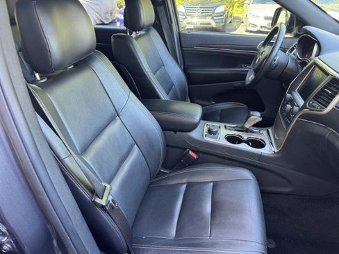 Used 2017 Jeep Grand Cherokee Limited AWD/4WD image 35