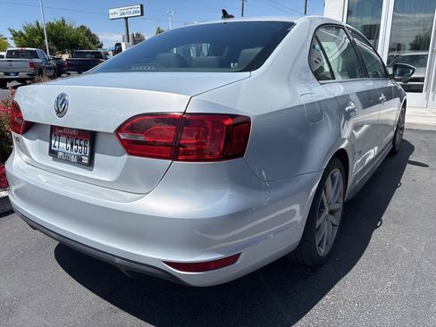 Used 2012 Volkswagen Jetta GLI FWD image 9