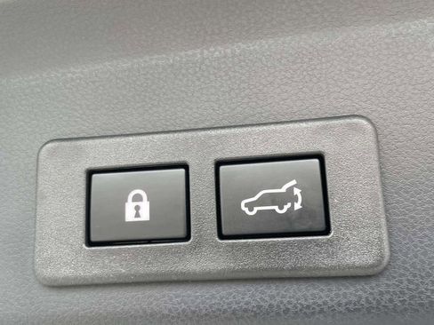 Certified 2025 Subaru Ascent Limited w/ Popular Package #1 image 11