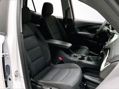 Used 2023 GMC Terrain SLE w/ Driver Convenience Package image 28