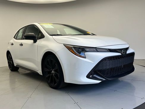 Used 2021 Toyota Corolla SE image 2