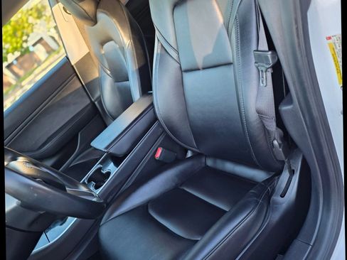 Used 2019 Tesla Model 3 Mid Range RWD image 19