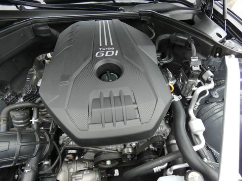 Used 2023 Genesis G70 2.0T w/ Sport Prestige Package image 70