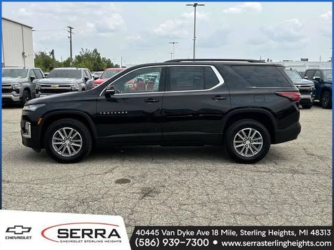 Certified 2023 Chevrolet Traverse LT FWD image 2