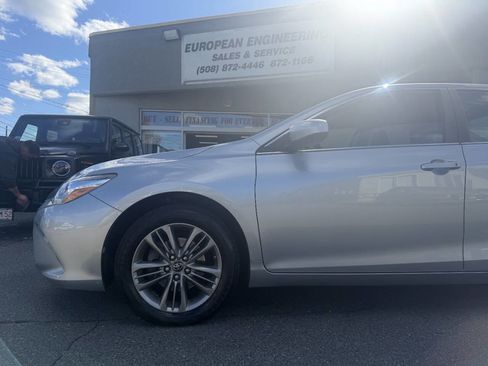 Used 2017 Toyota Camry SE FWD image 9