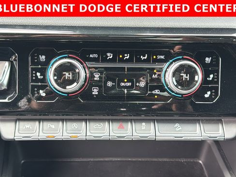 Used 2024 GMC Sierra 1500 AT4 image 17