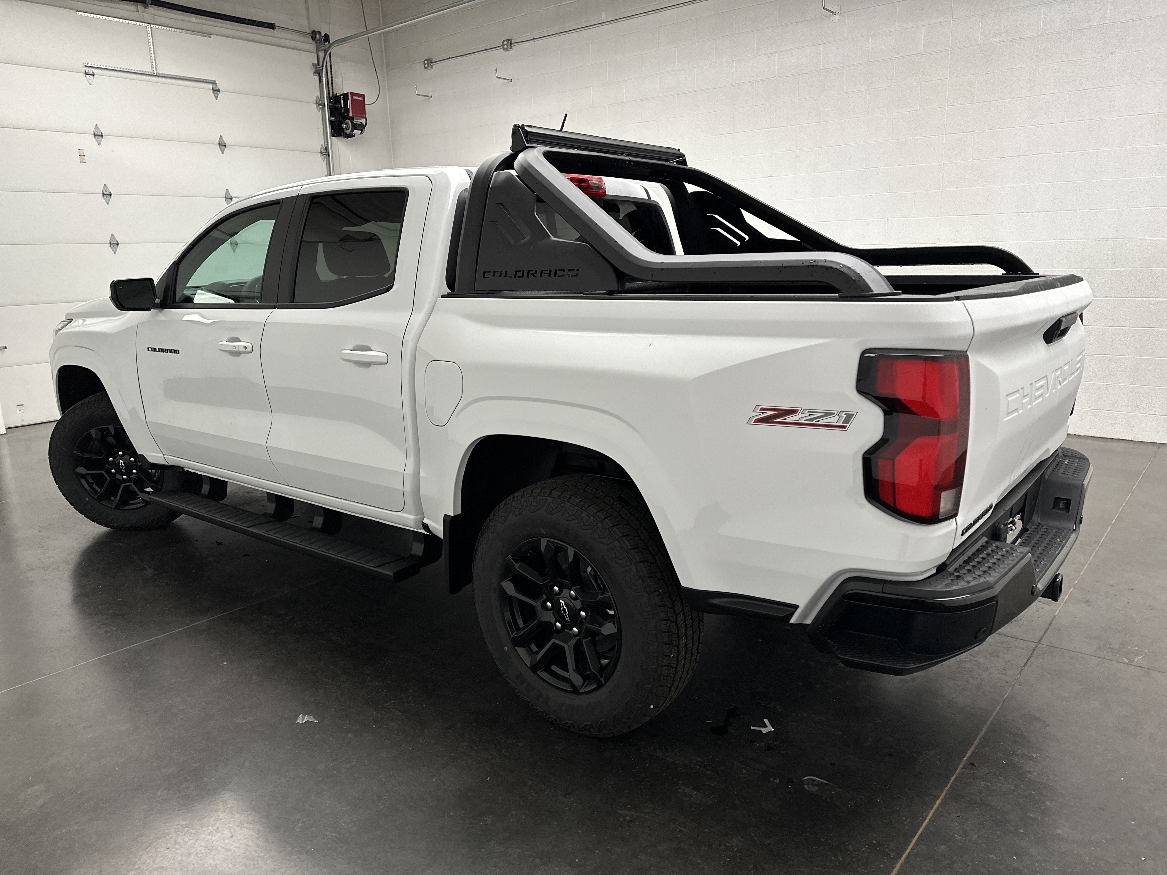 New 2026 Chevrolet Colorado Z71 w/ Midnight Edition AWD/4WD image 7