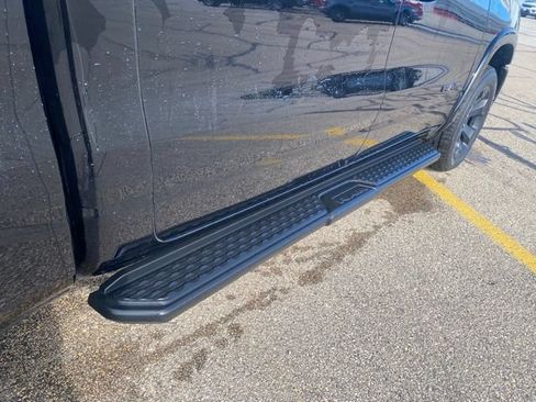 Used 2025 RAM 1500 Big Horn AWD/4WD image 3