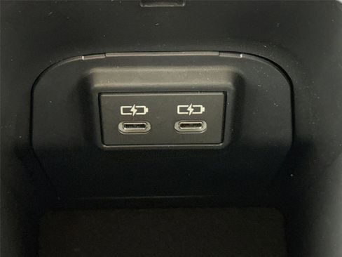 Certified 2025 Toyota RAV4 LE image 30