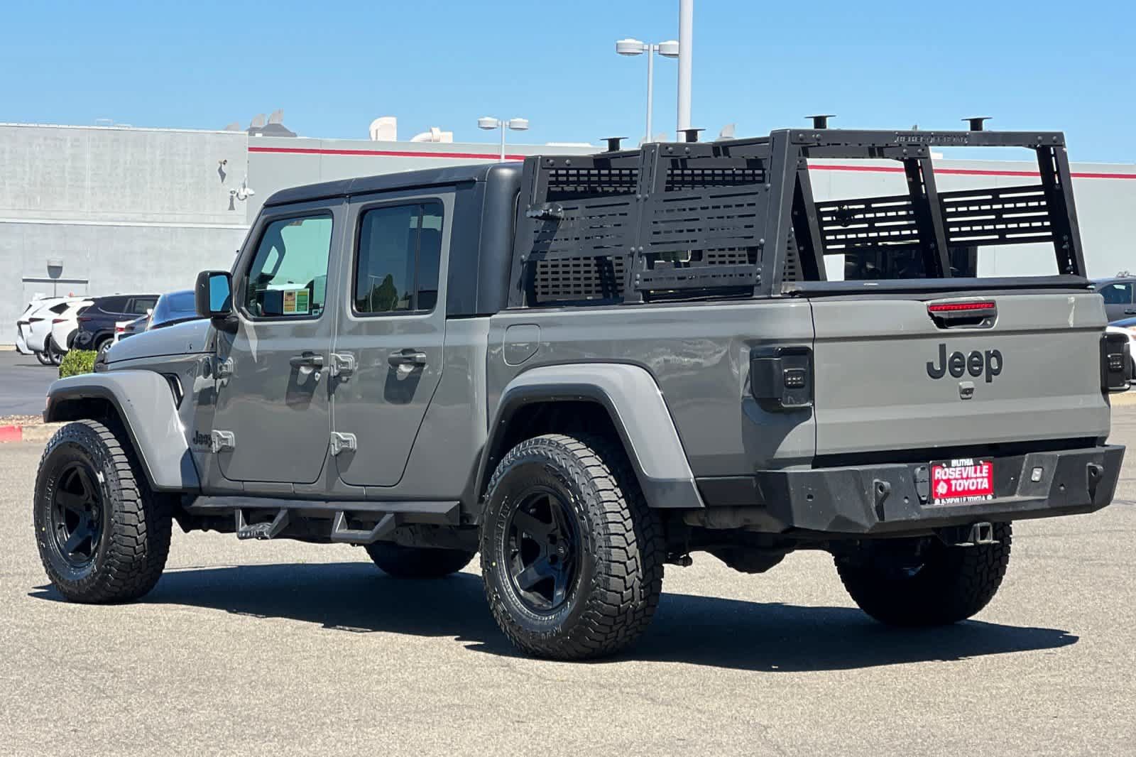 Used 2022 Jeep Gladiator Sport AWD/4WD image 7