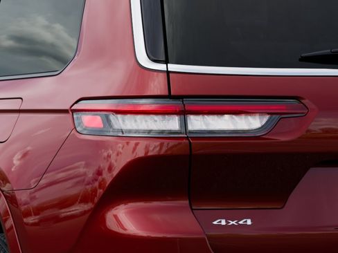 New 2025 Jeep Grand Cherokee L Overland w/ Advanced Protech Group III image 44