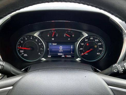 Used 2020 Chevrolet Equinox LT w/ Driver Convenience Package image 26