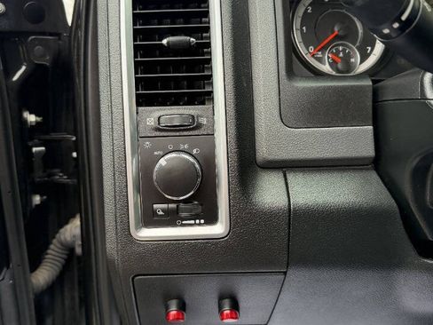 Used 2018 RAM 2500 SLT image 18