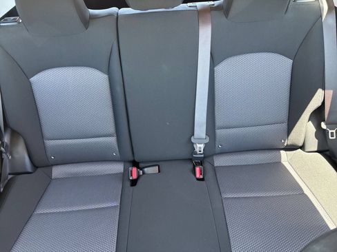 Used 2025 Kia Soul LX w/ LX Technology Package FWD image 36