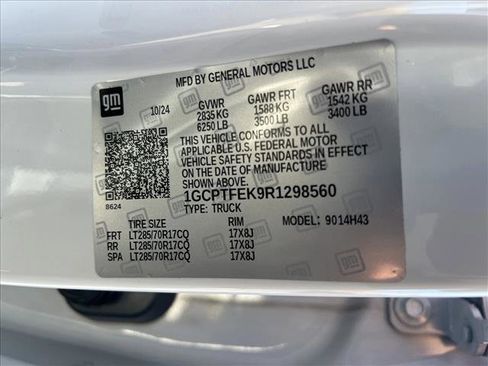 Used 2024 Chevrolet Colorado ZR2 w/ Technology Package image 27