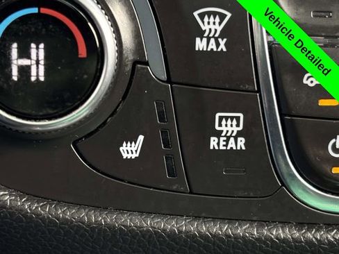 Used 2019 Chevrolet Equinox LT w/ Sun & Navigation Package image 22