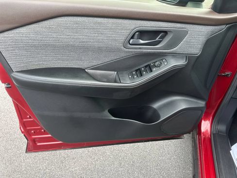 Used 2021 Nissan Rogue S AWD/4WD image 14
