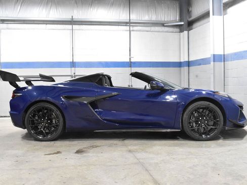 Used 2025 Chevrolet Corvette ZR1 w/ ZR1 Carbon Fiber Aero Package RWD image 28