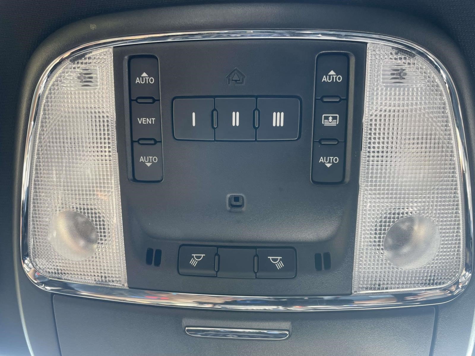 Used 2022 Chrysler 300 S RWD image 31