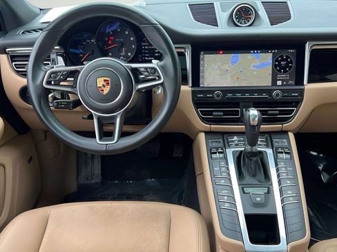 Used 2021 Porsche Macan AWD/4WD image 11
