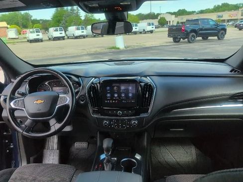 Used 2022 Chevrolet Traverse LT FWD image 47