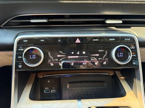 Used 2022 Genesis GV80 2.5T w/ Advanced Package 02 AWD/4WD image 10