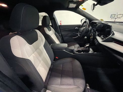Used 2024 Chevrolet Trax RS w/ Driver Confidence Package FWD image 24