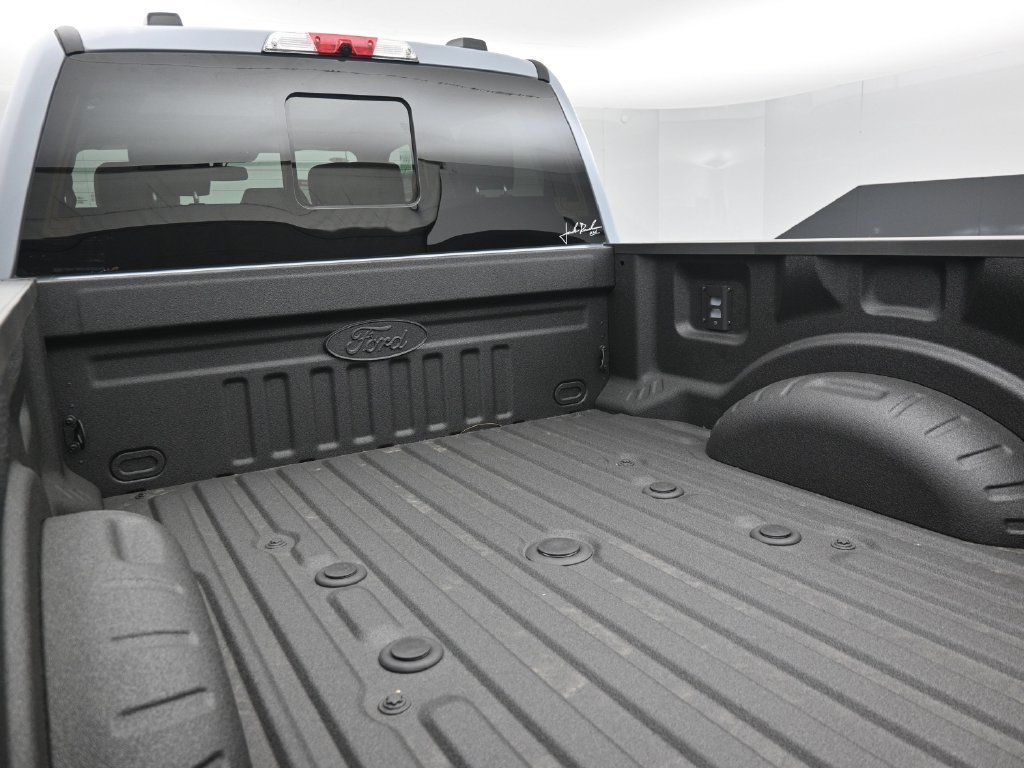 New 2026 Ford F250 Lariat w/ Black Appearance Package AWD/4WD image 24
