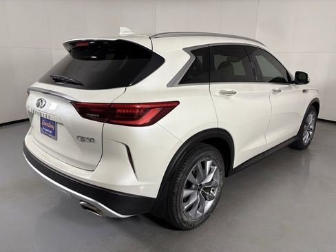 Used 2021 INFINITI QX50 Essential w/ Convenience Package image 9