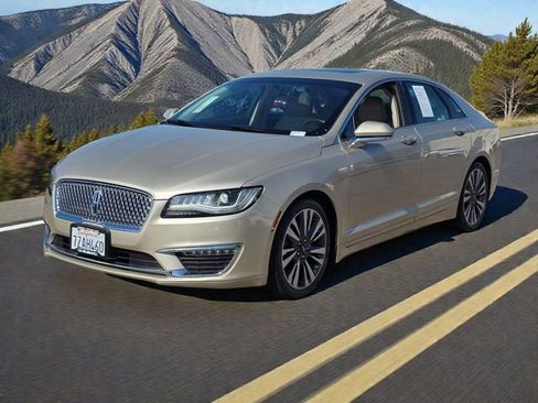 Used 2017 Lincoln MKZ Reserve image 3