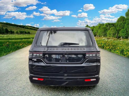 Certified 2023 Jeep Grand Wagoneer Series II AWD/4WD image 5