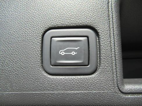 Used 2022 GMC Terrain AT4 w/ Infotainment Package II AWD/4WD image 38