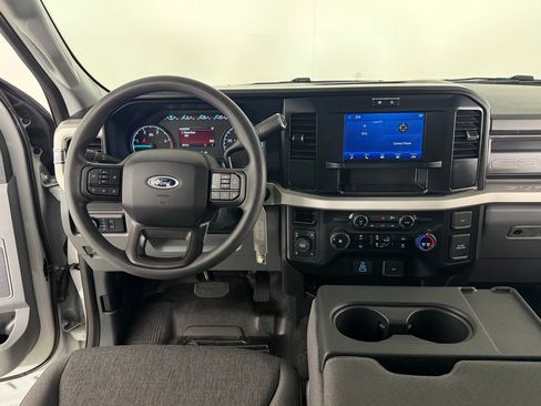 Used 2025 Ford F250 XL w/ FX4 Off-Road Package image 15