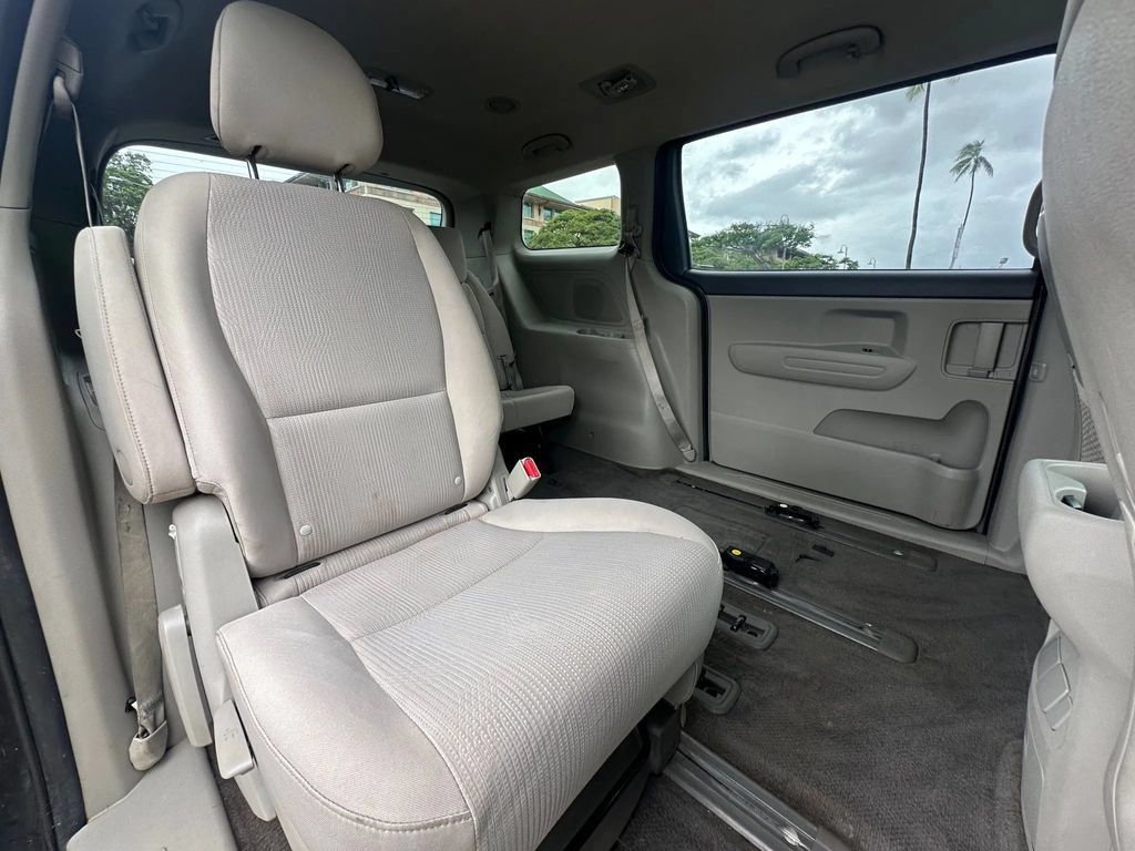 Used 2021 Kia Sedona LX FWD image 12