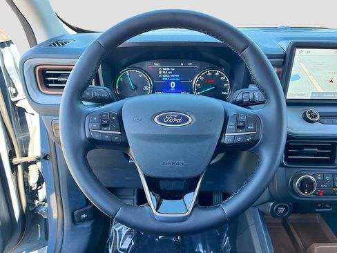 Used 2024 Ford Maverick Lariat image 11