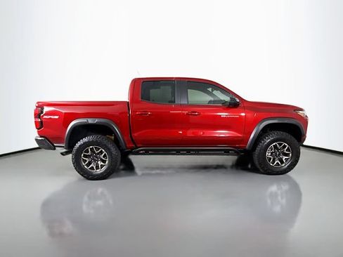 Used 2024 Chevrolet Colorado ZR2 w/ ZR2 Convenience Package III AWD/4WD image 9