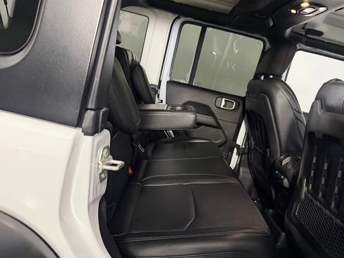 Used 2023 Jeep Wrangler Unlimited Rubicon 4xe AWD/4WD image 32
