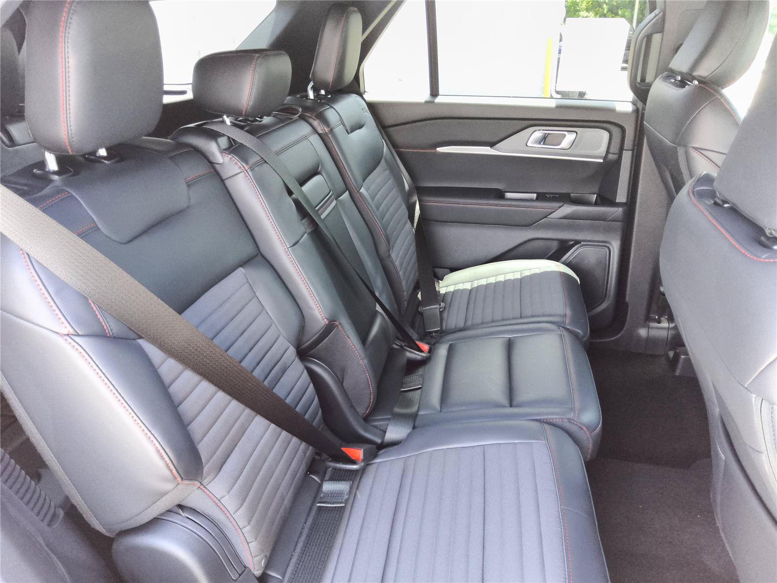 New 2026 Ford Explorer ST-Line w/ Premium Package RWD image 28