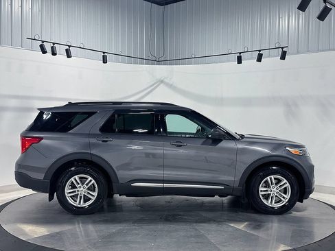 Used 2021 Ford Explorer XLT w/ Equipment Group 202A AWD/4WD image 10