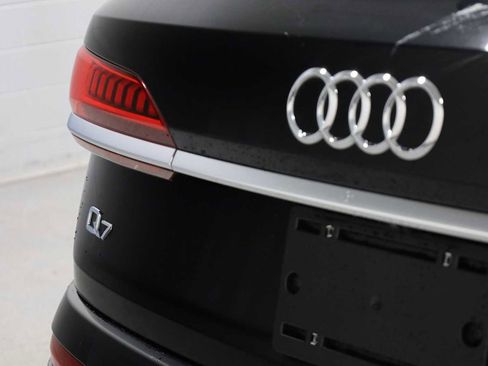 Used 2022 Audi Q7 Premium w/ Convenience Package image 8