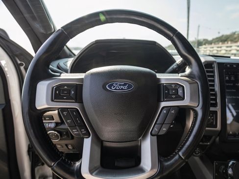 Used 2020 Ford F250 Platinum w/ FX4 Off-Road Package image 29